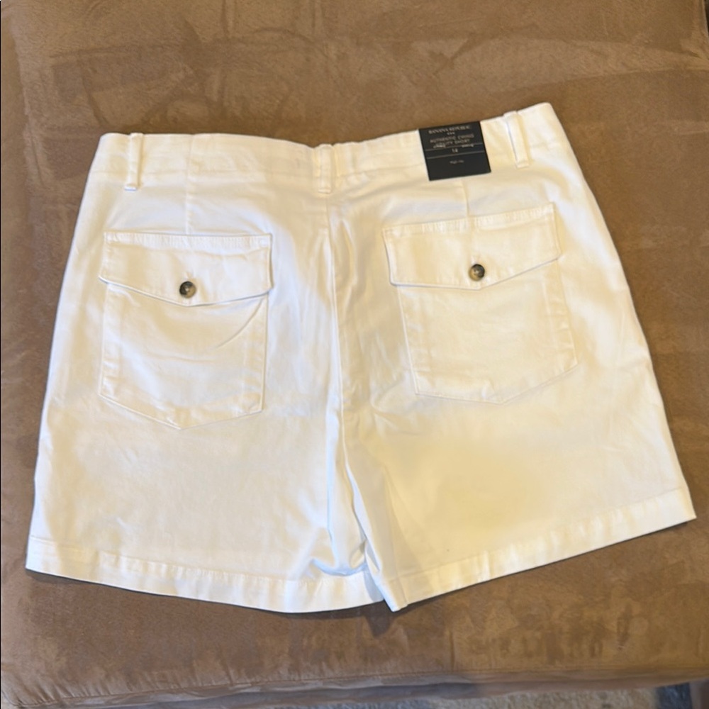 Banana Republic Women's White Shorts NWT size 14 - Picture 3 of 5
